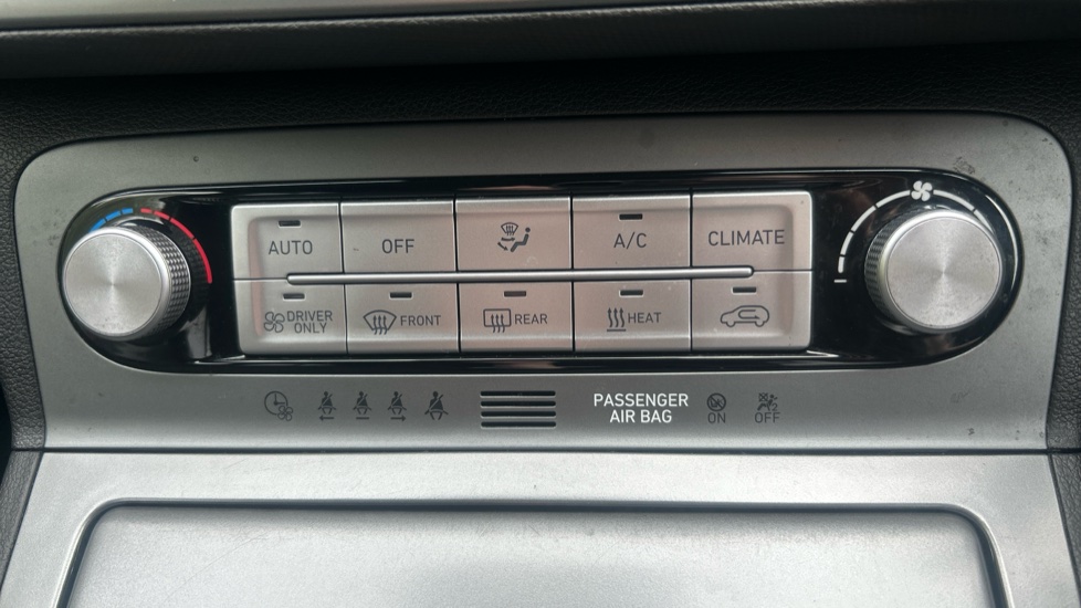 Hyundai KONA 100kW Premium 39kWh 5dr Auto Electric Hatchback - Image 29