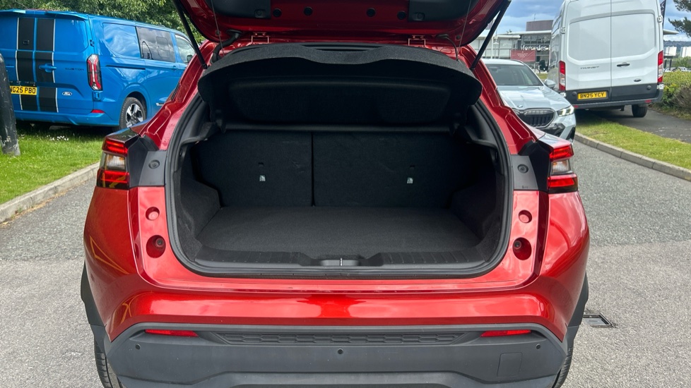 Nissan Juke 1.0 DiG-T 114 Tekna 5dr DCT Petrol Hatchback - Image 4