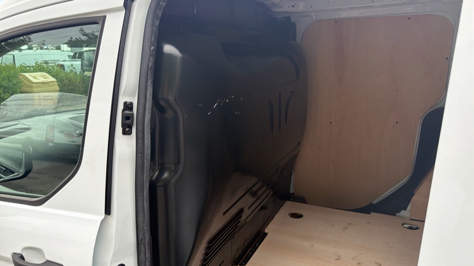 Ford Transit Connect 200 L1 Diesel 1.5 EcoBlue 100ps Leader Van - Image 18