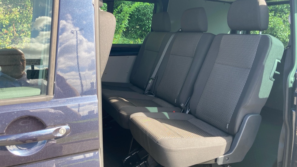 Volkswagen Transporter T32 Swb Diesel 2.0 BiTDI 204 Highline Kombi Van DSG - Image 5