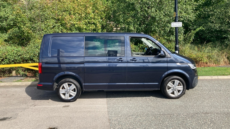 Volkswagen Transporter T32 Swb Diesel 2.0 BiTDI 204 Highline Kombi Van DSG - Image 9