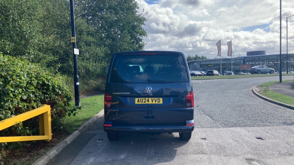 Volkswagen Transporter T32 Swb Diesel 2.0 BiTDI 204 Highline Kombi Van DSG - Image 11