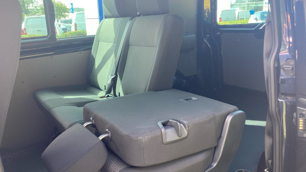 Volkswagen Transporter T32 Swb Diesel 2.0 BiTDI 204 Highline Kombi Van DSG - Image 21