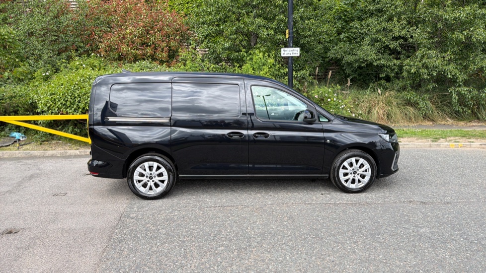 Ford Transit Connect 230 L2 Diesel 2.0 EcoBlue 102ps Limited Van - Image 9
