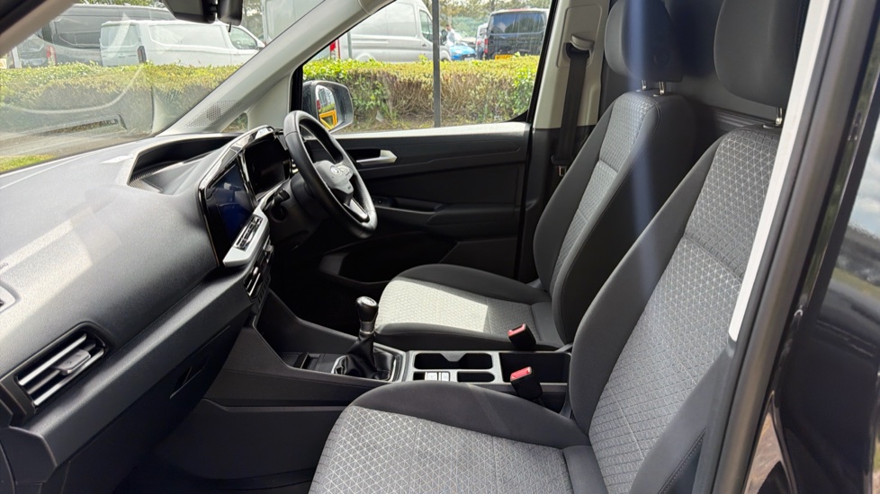 Ford Transit Connect 230 L2 Diesel 2.0 EcoBlue 102ps Limited Van - Image 13