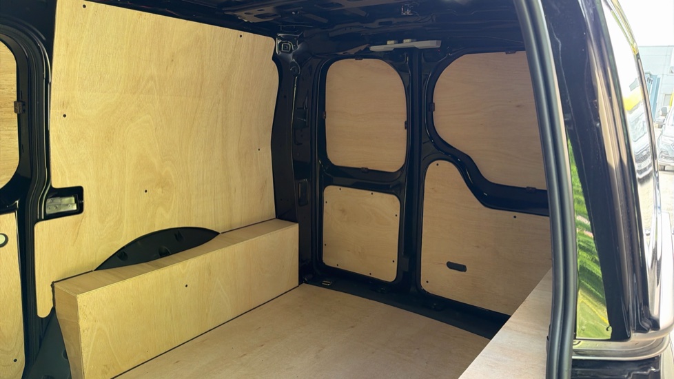 Ford Transit Connect 230 L2 Diesel 2.0 EcoBlue 102ps Limited Van - Image 14