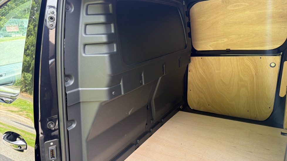 Ford Transit Connect 230 L2 Diesel 2.0 EcoBlue 102ps Limited Van - Image 18