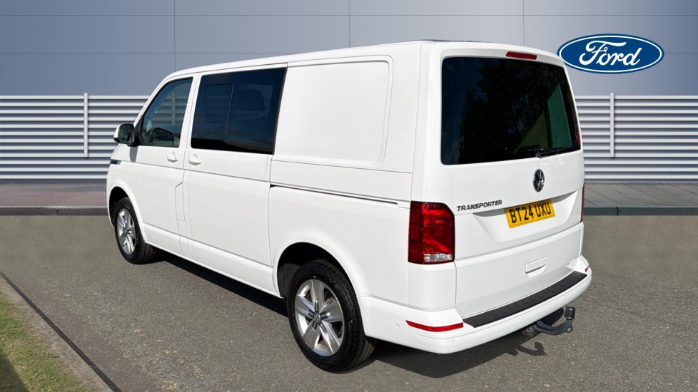 Volkswagen Transporter T32 Swb Diesel 2.0 TDI 150 Highline Kombi Van DSG - Image 2