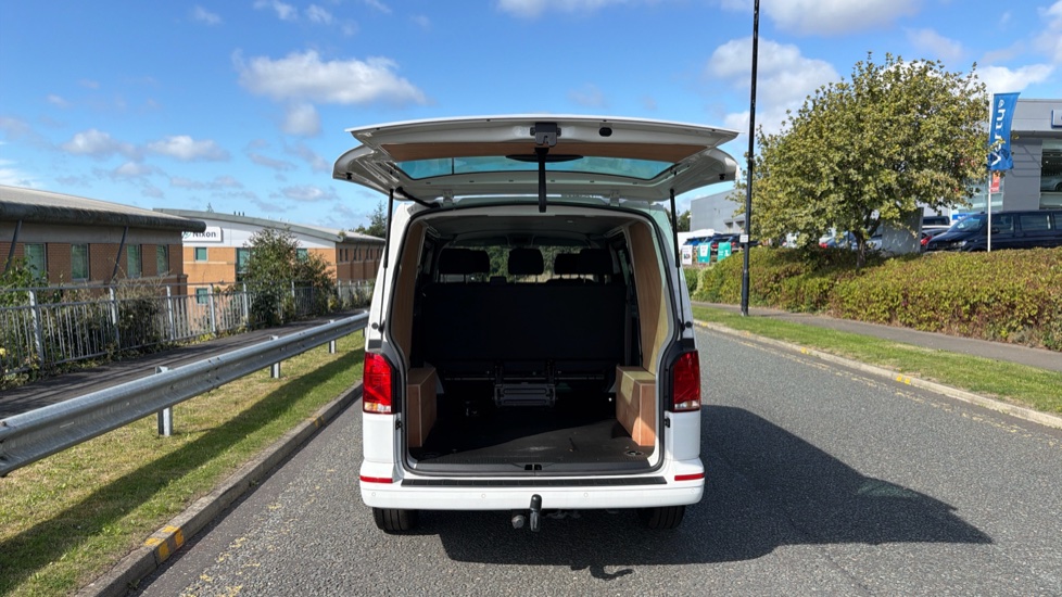 Volkswagen Transporter T32 Swb Diesel 2.0 TDI 150 Highline Kombi Van DSG - Image 3