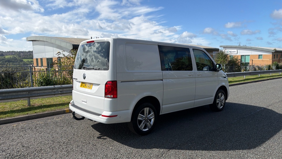 Volkswagen Transporter T32 Swb Diesel 2.0 TDI 150 Highline Kombi Van DSG - Image 10
