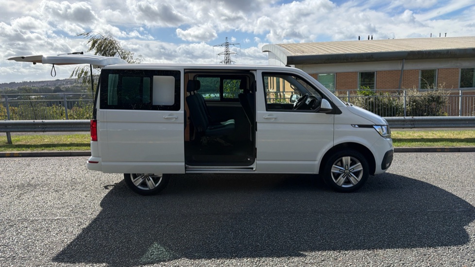 Volkswagen Transporter T32 Swb Diesel 2.0 TDI 150 Highline Kombi Van DSG - Image 38