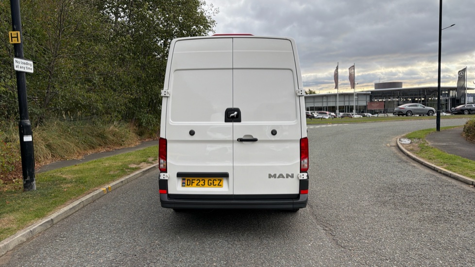 MAN Tge 3 Long Diesel 140 Lion XS High Roof Van - Image 11