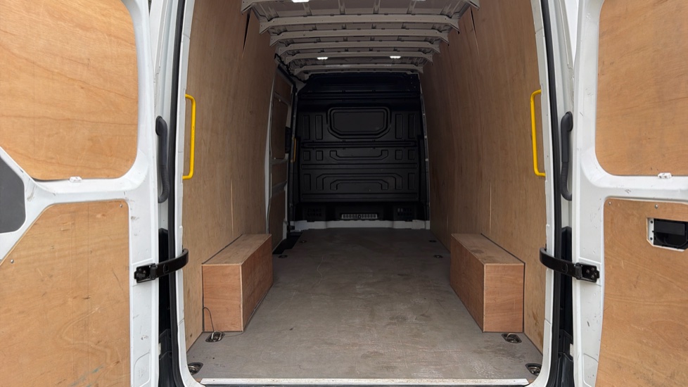 MAN Tge 3 Long Diesel 140 Lion XS High Roof Van - Image 12