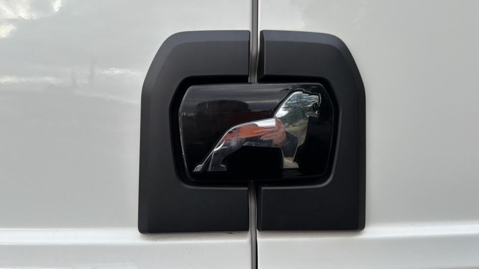 MAN Tge 3 Long Diesel 140 Lion XS High Roof Van - Image 27