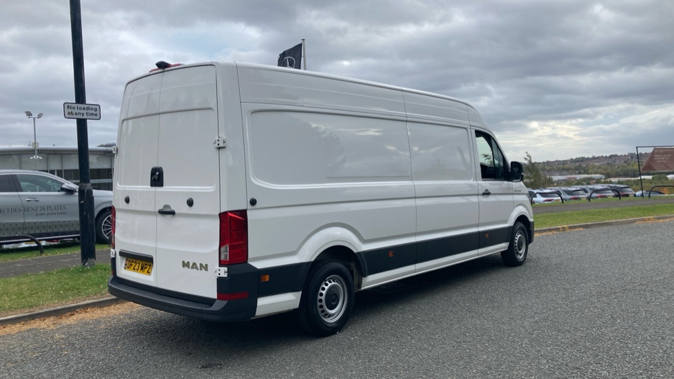 MAN Tge 3 Long Diesel 140 Lion XS High Roof Van - Image 10