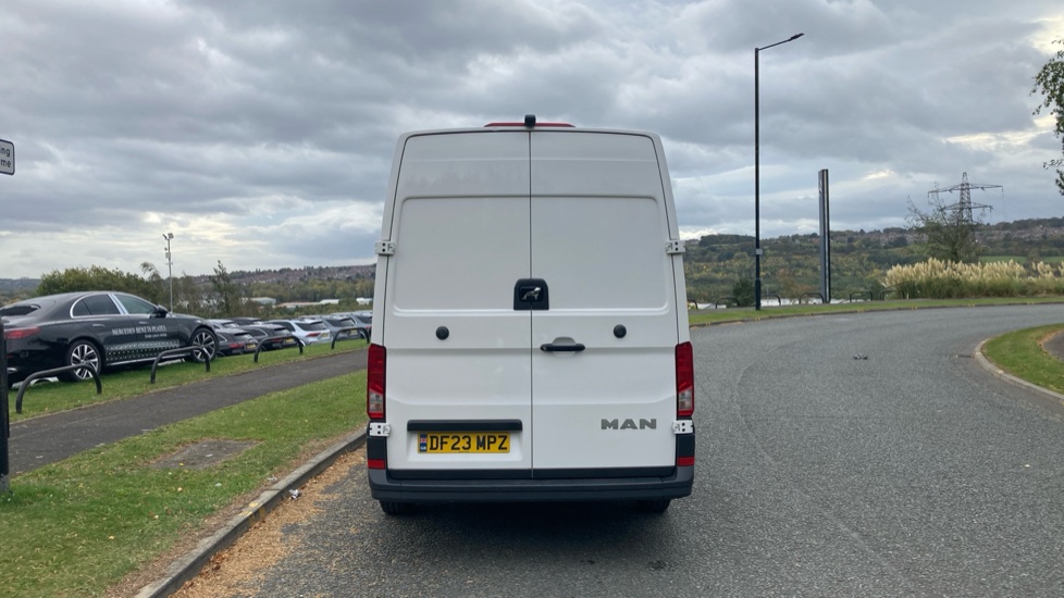 MAN Tge 3 Long Diesel 140 Lion XS High Roof Van - Image 11