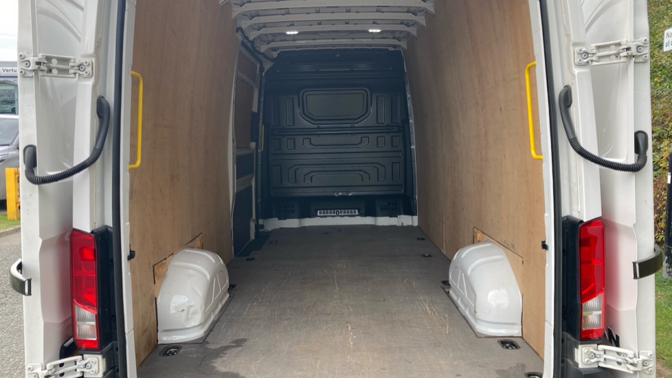 MAN Tge 3 Long Diesel 140 Lion XS High Roof Van - Image 12