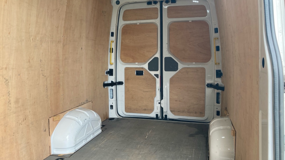 MAN Tge 3 Long Diesel 140 Lion XS High Roof Van - Image 14