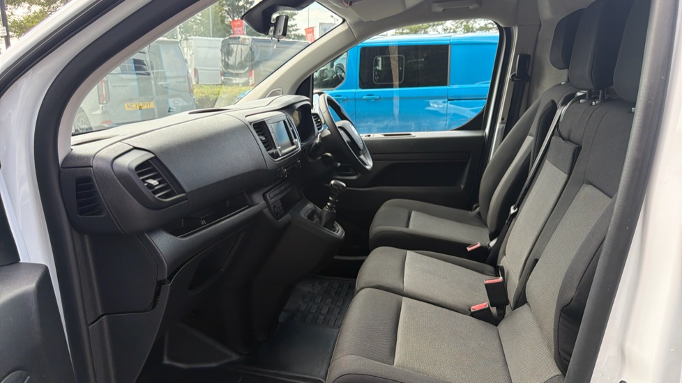 Vauxhall Vivaro L1 Diesel 2900 1.5d 100PS Prime H1 Van - Image 13