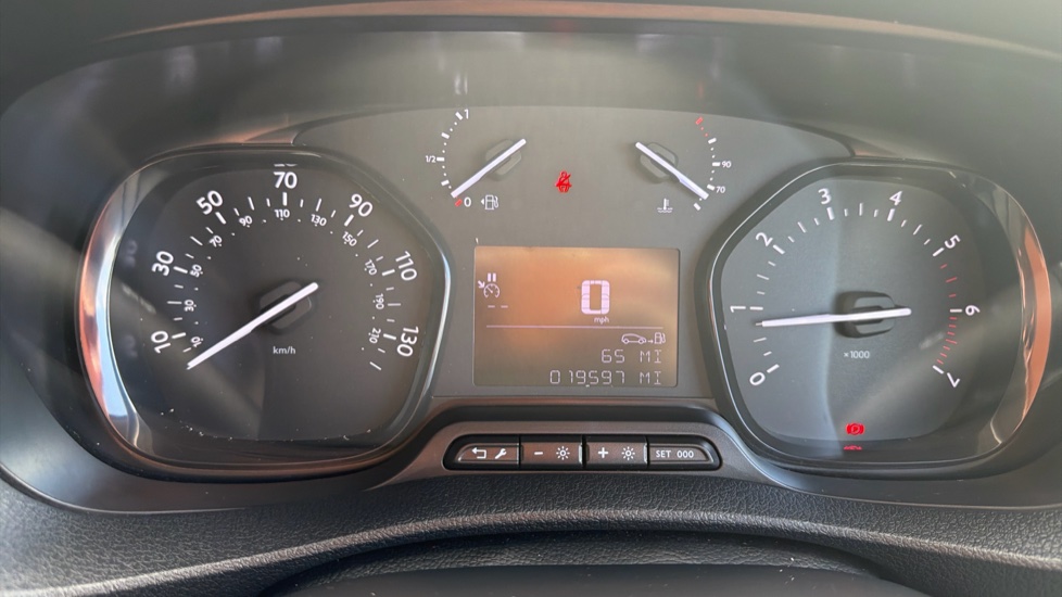 Vauxhall Vivaro L1 Diesel 2900 1.5d 100PS Prime H1 Van - Image 19