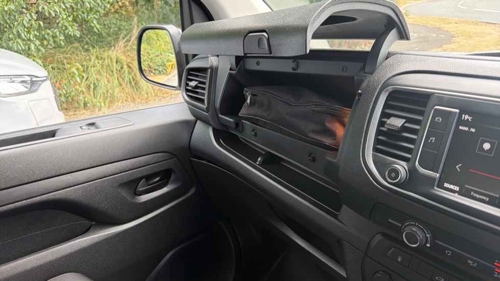 Vauxhall Vivaro L1 Diesel 2900 1.5d 100PS Prime H1 Van - Image 24