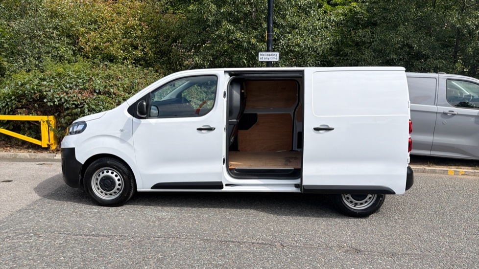 Vauxhall Vivaro L1 Diesel 2900 1.5d 100PS Prime H1 Van - Image 28