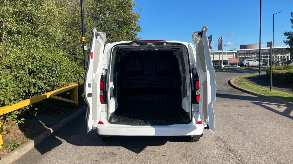 Ford Transit Custom 320 L1 Diesel Fwd 2.0 EcoBlue 136ps H1 Van Limited Auto - Image 3