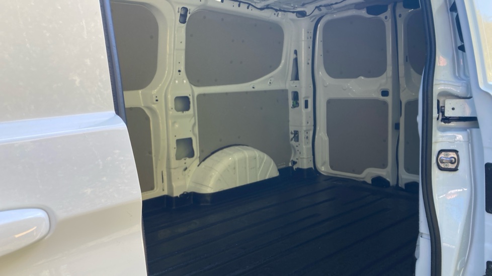 Ford Transit Custom 320 L1 Diesel Fwd 2.0 EcoBlue 136ps H1 Van Limited Auto - Image 5
