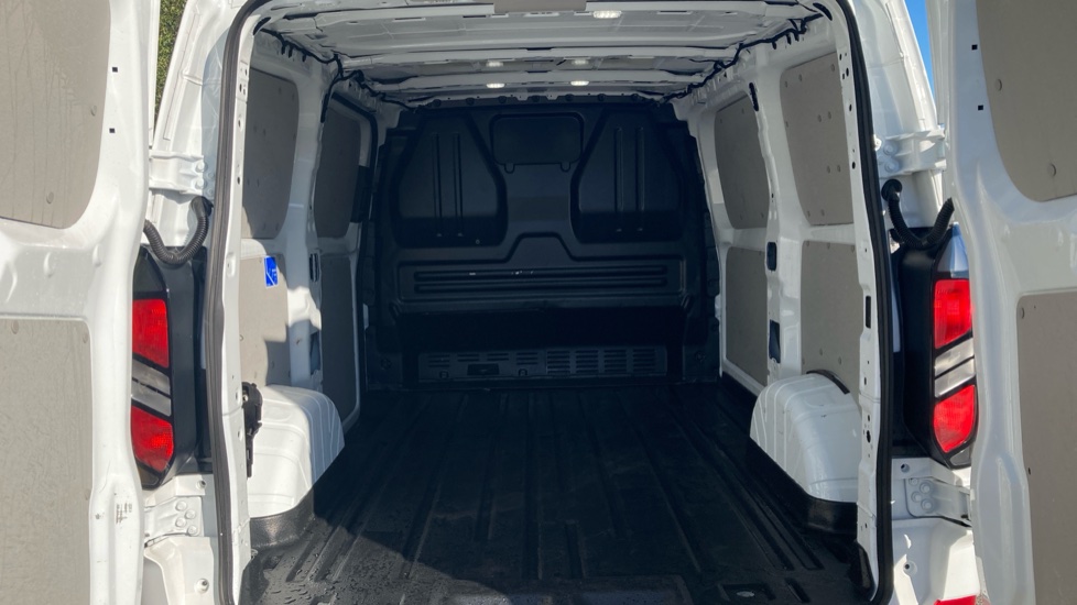Ford Transit Custom 320 L1 Diesel Fwd 2.0 EcoBlue 136ps H1 Van Limited Auto - Image 12