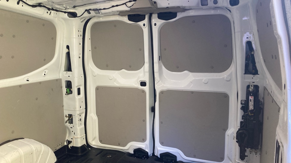 Ford Transit Custom 320 L1 Diesel Fwd 2.0 EcoBlue 136ps H1 Van Limited Auto - Image 14