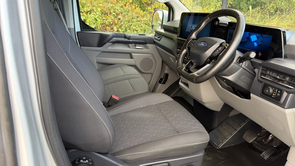 Ford Transit Custom 320 L1 Diesel Fwd 2.0 EcoBlue 136ps H1 Van Limited Auto - Image 6