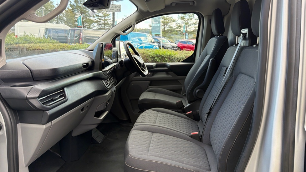 Ford Transit Custom 320 L1 Diesel Fwd 2.0 EcoBlue 136ps H1 Van Limited Auto - Image 13