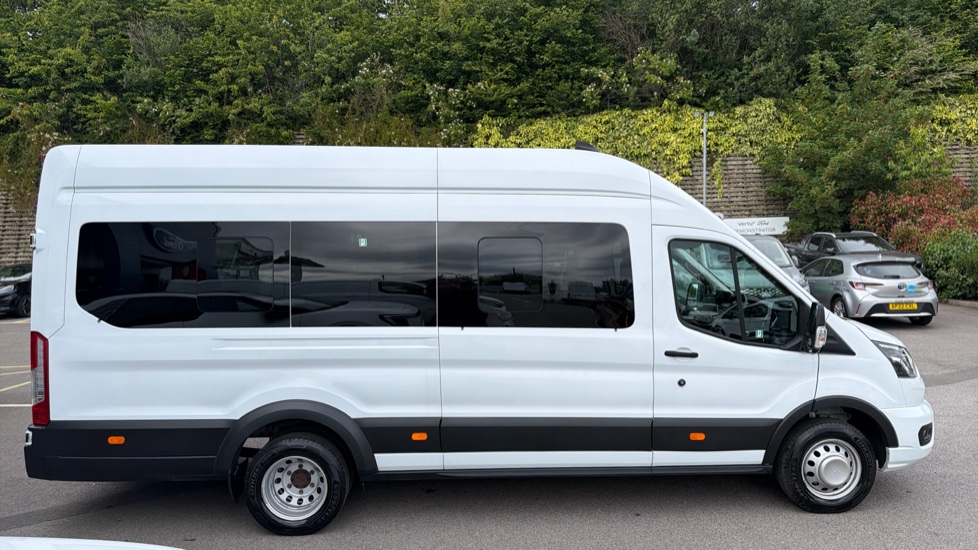 Ford Transit Minibus Transit 460 L4 Minibus Diesel Rwd 2.0 EcoBlue 165ps H3 17 Seater Limited Auto - Image 9