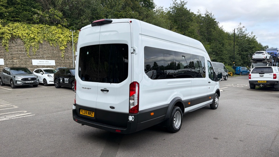 Ford Transit Minibus Transit 460 L4 Minibus Diesel Rwd 2.0 EcoBlue 165ps H3 17 Seater Limited Auto - Image 10