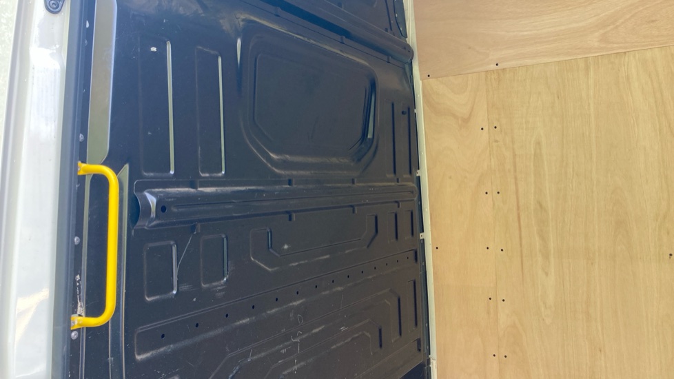 Volkswagen Crafter Cr35 Lwb Diesel Fwd 2.0 TDI 140PS Commerce High Roof Van - Image 18