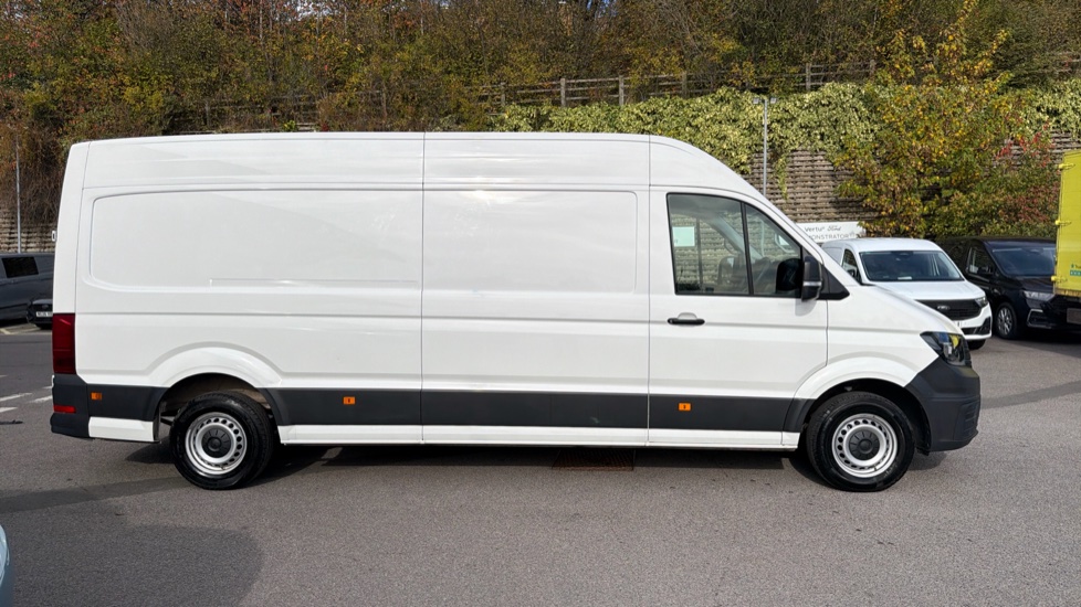 Volkswagen Crafter Cr35 Lwb Diesel Fwd 2.0 TDI 140PS Commerce High Roof Van - Image 9