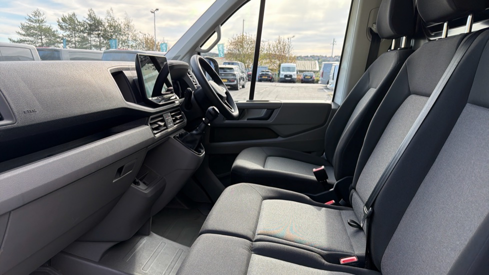 Volkswagen Crafter Cr35 Lwb Diesel Fwd 2.0 TDI 140PS Commerce High Roof Van - Image 13