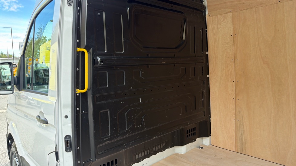 Volkswagen Crafter Cr35 Lwb Diesel Fwd 2.0 TDI 140PS Commerce High Roof Van - Image 18