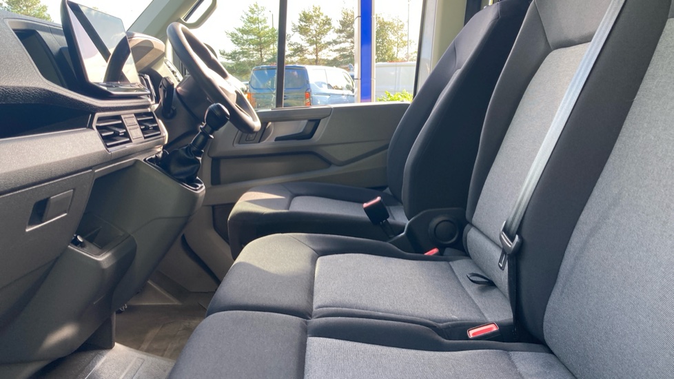 Volkswagen Crafter Cr35 Lwb Diesel Rwd 2.0 TDI 163PS HDE Commerce High Roof Van - Image 13