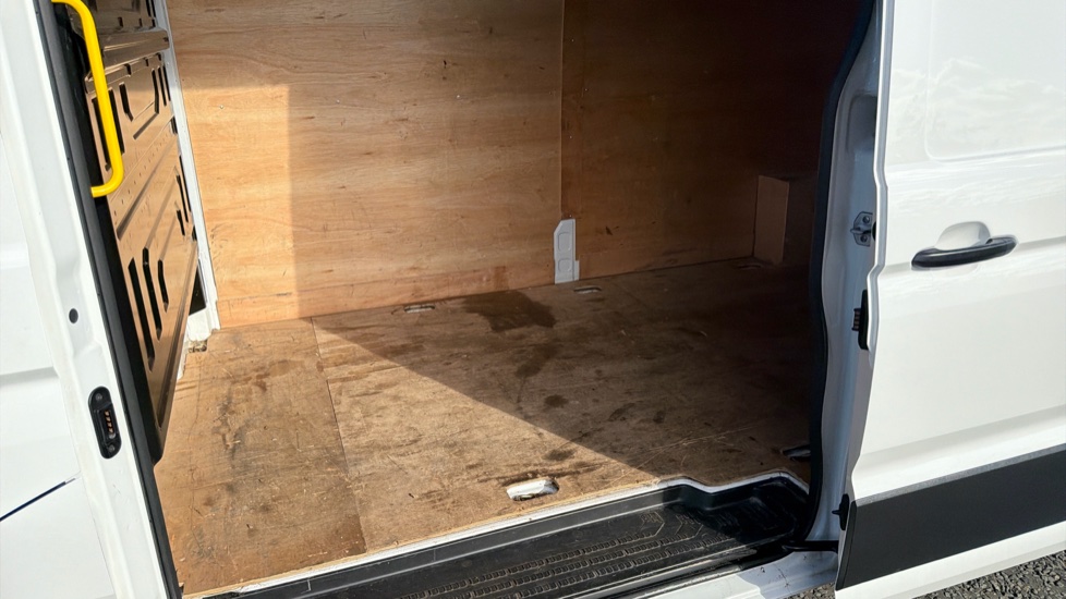 Volkswagen Crafter Cr35 Lwb Diesel Fwd 2.0 TDI 140PS Commerce High Roof Van - Image 5