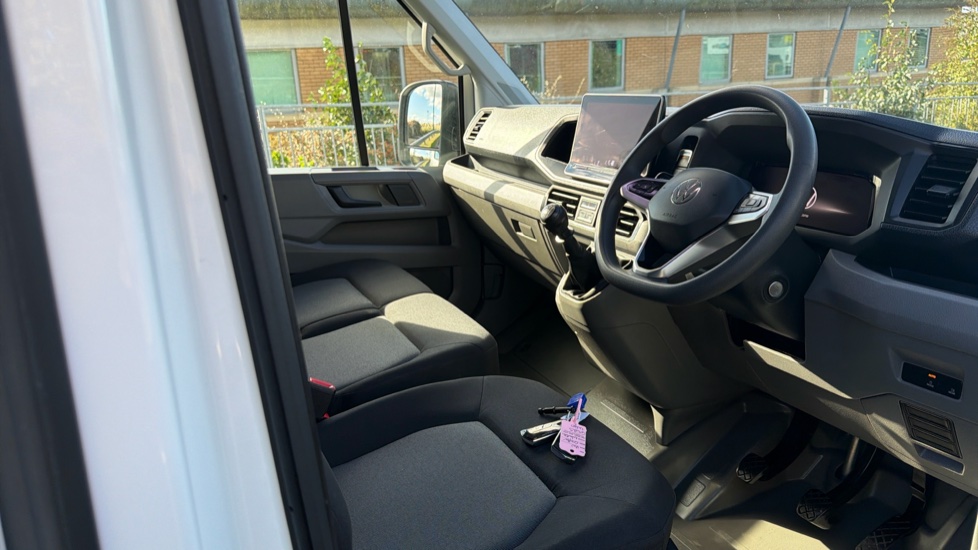 Volkswagen Crafter Cr35 Lwb Diesel Fwd 2.0 TDI 140PS Commerce High Roof Van - Image 6