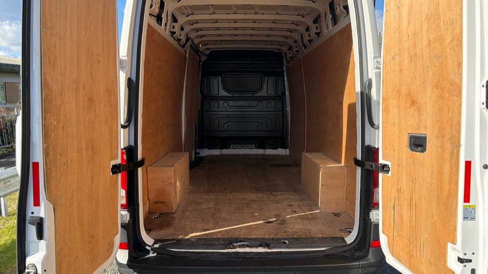 Volkswagen Crafter Cr35 Lwb Diesel Fwd 2.0 TDI 140PS Commerce High Roof Van - Image 12