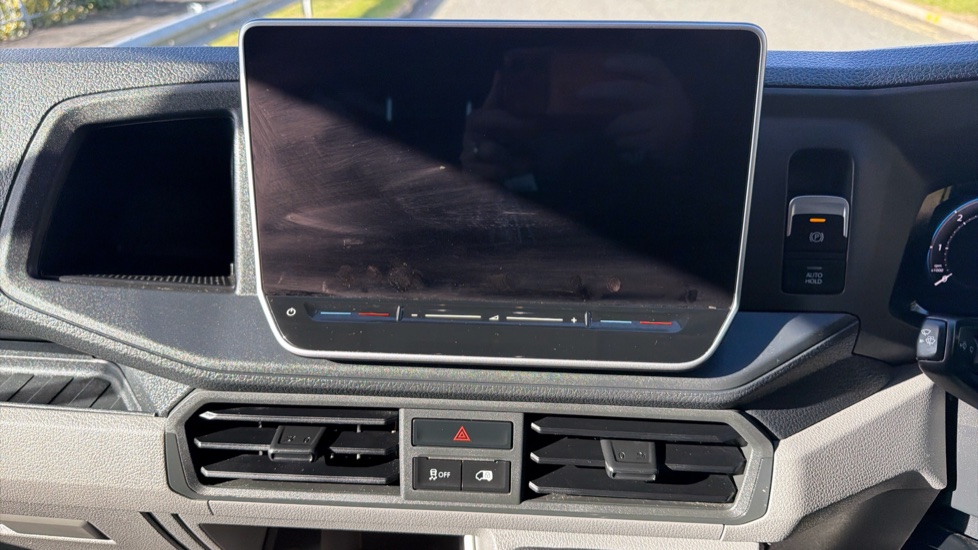 Volkswagen Crafter Cr35 Lwb Diesel Fwd 2.0 TDI 140PS Commerce High Roof Van - Image 15