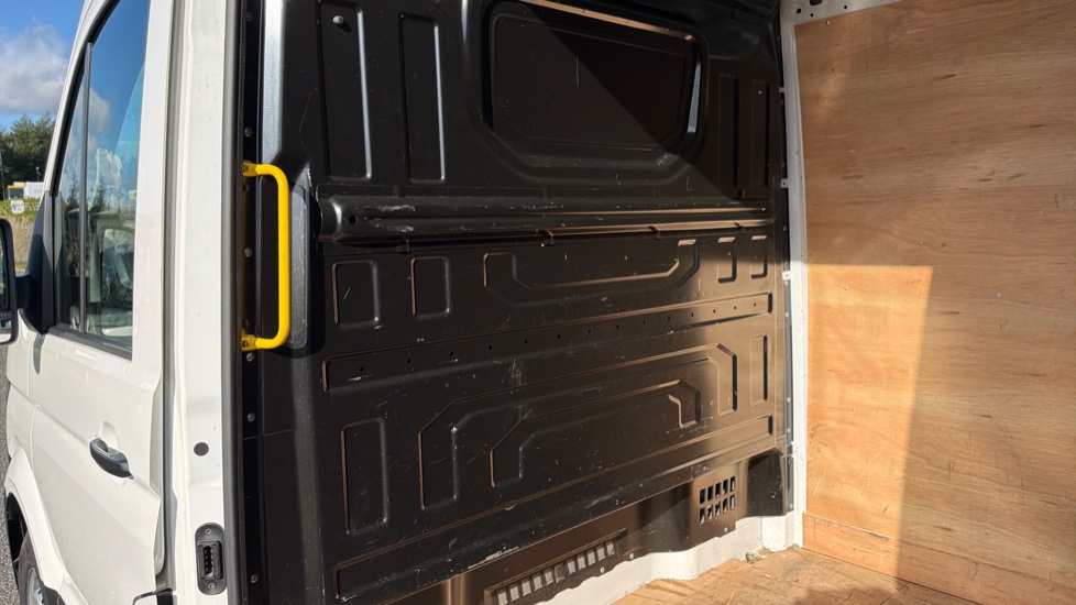 Volkswagen Crafter Cr35 Lwb Diesel Fwd 2.0 TDI 140PS Commerce High Roof Van - Image 18