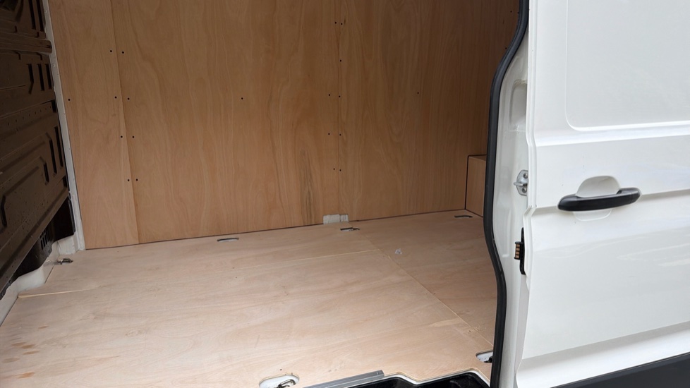Volkswagen Crafter Cr35 Lwb Diesel Fwd 2.0 TDI 140PS Commerce High Roof Van - Image 5