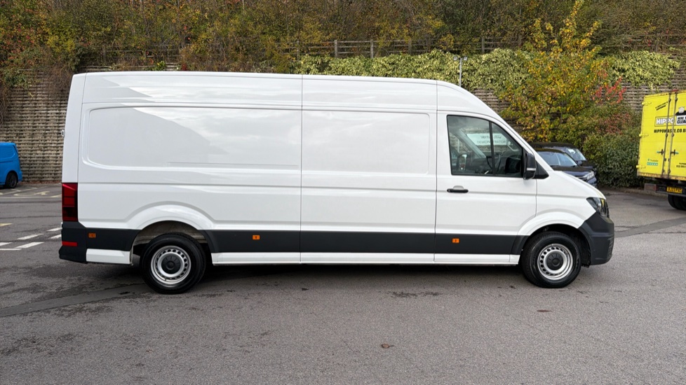 Volkswagen Crafter Cr35 Lwb Diesel Fwd 2.0 TDI 140PS Commerce High Roof Van - Image 9