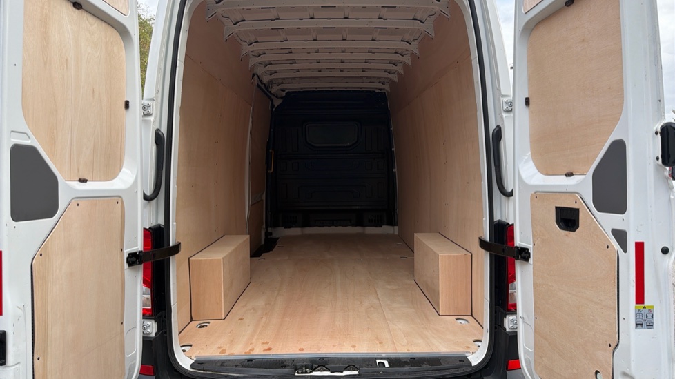 Volkswagen Crafter Cr35 Lwb Diesel Fwd 2.0 TDI 140PS Commerce High Roof Van - Image 12