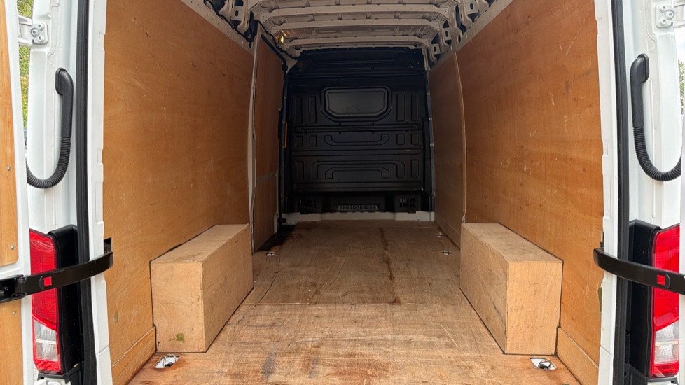 Volkswagen Crafter Cr35 Lwb Diesel Fwd 2.0 TDI 140PS Commerce High Roof Van - Image 12
