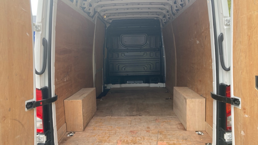Volkswagen Crafter Cr35 Lwb Diesel Fwd 2.0 TDI 140PS Commerce High Roof Van - Image 12