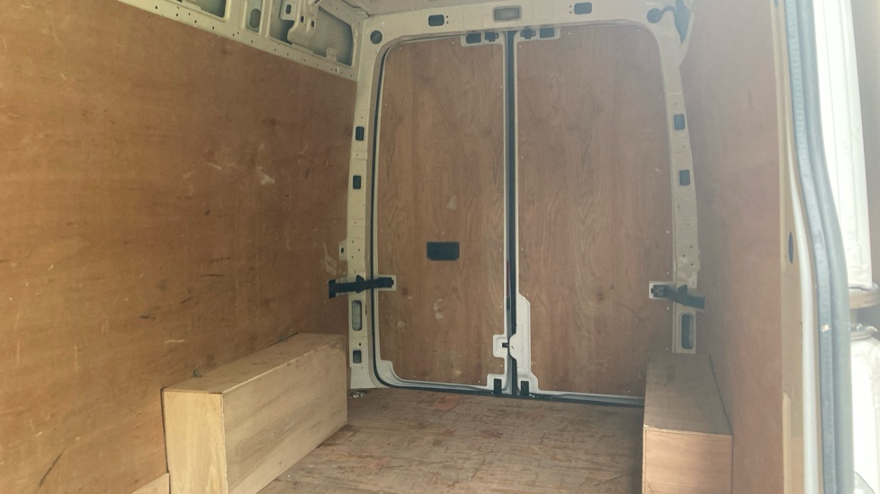 Volkswagen Crafter Cr35 Lwb Diesel Fwd 2.0 TDI 140PS Commerce High Roof Van - Image 14